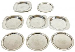 685 - DOS CONJUNTOS DE PLATOS DE PAN EN PLATA