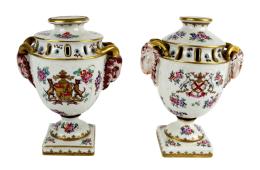 1078 - PAREJA DE JARRONES EN PORCELANA
