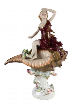439 - FIGURA EN PORCELANA FRANCESA INSPIRADA EN  ANTIGUOS
