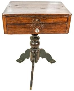 322 - MUEBLE COSTURERO ISABELINO DEL SEGUNDO TERCIO S.XIX