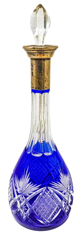 9 - BOTELLA EN CRISTAL TALLADO DEL SEGUNDO CUARTO DEL S.XX