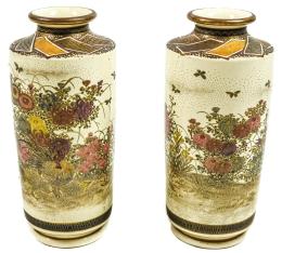 400 - PAREJA DE JARRONES DE PORCELANA JAPONESA DE MEDIADOS