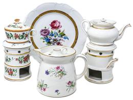 476 - LOTE VARIADO DE OBJETOS DE PORCELANA