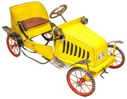 173 - COCHE DE JUGUETE A PEDALES DE LOS AÑOS 50