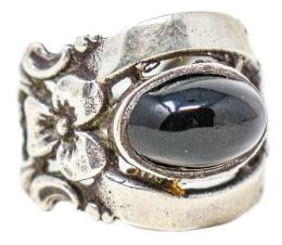 65 - ANILLO CON ÓNIX NEGRO