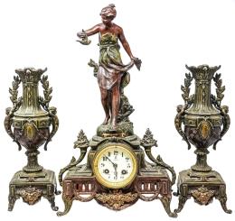 996 - RELOJ FRANCÉS CON GUARNICIÓN DE FINALES DEL S.XIX