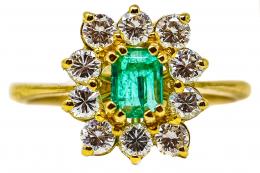 81 - ANILLO ROSETÓN CON BRILLANTES Y ESMERALDAS
