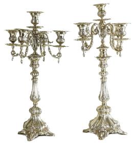 653 - PAREJA DE CANDELABROS EN PLATA DE LA SEGUNDA MITAD DEL S.XX