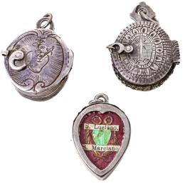 852 - TRES MEDALLAS RELICARIO DEL S.XVIII