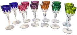 16 - CONJUNTO DE 12 COPAS EN CRISTAL DE BACARRAT