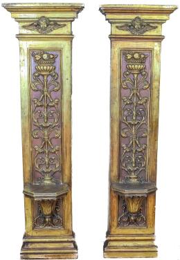 721 - DOS COLUMNAS DECORATIVAS DE TALLA SOBREDORADA