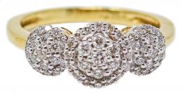 59 - ANILLO CON TRES ROSETONES DE BRILLANTES