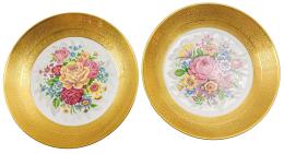 517 - PAREJA DE PLATOS DECORATIVOS DE MEDIADOS S.XX