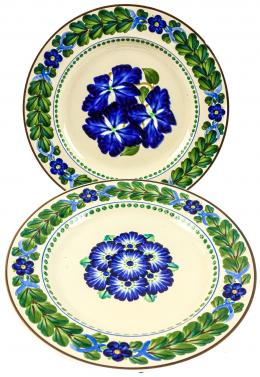 427 - DOS PLATOS EN PORCELANA DANESA DE LA SEGUNDA MITAD S.XX
