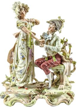442 - FIGURA EN PORCELANA DE MEDIADOS DEL S.XX