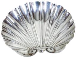 673 - CONCHA EN PLATA DE MEDIADOS DEL S.XX
