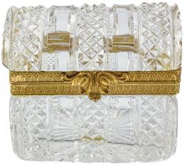 11 - CAJA EN CRISTAL FRANCÉS DEL PRIMER TERCIO DEL S.XX