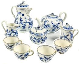 418 - CONJUNTO DE PIEZAS EN PORCELANA MEISSEN SEGUNDO CUARTO S.XX