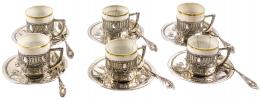 736 - SEIS TAZAS CON PLATO Y CUCHARILLAS EN PLATA AÑOS 20