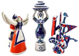 476 - TRES FIGURAS DE PORCELANA GALLEGA