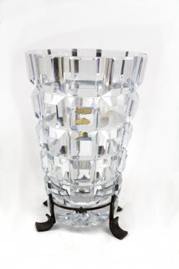 43 - JARRÓN DE CRISTAL TALLADO