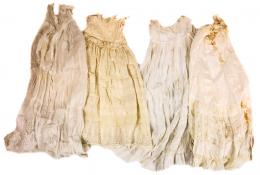 795 - LOTE VARIADO DE VESTIDOS DE BEBÉ Y NIÑA DEL S. XIX