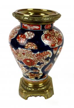 412 - JARRÓN JAPONÉS EN PORCELANA DEL PRIMER TERCIO DEL S. XX