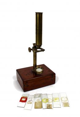 1571 - PEQEÑO MICROSCOPIO INGLES.