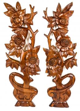 858 - PAREJA DE TALLAS DECORATIVAS