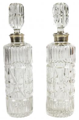 49 - PAREJA DE BOTELLAS LICORERAS