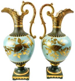 526 - PAREJA DE JARRONES DECORATIVOS