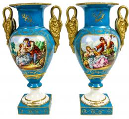509 - PAREJA DE JARRONES EN PORCELANA 