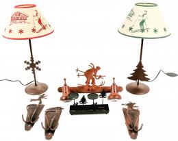 957 - LOTE VARIADO DE COLGADORES Y LUCES