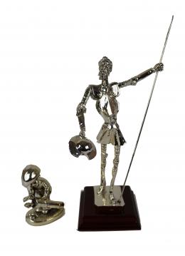 708 - DOS FIGURAS DECORATIVAS BAÑADAS EN PLATA