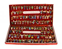 385 - COLECCIÓN DE FIGURAS ORIENTALES