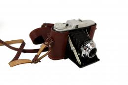 875 - CAMARA FOTOGRAFICA "ADOX" AÑOS 50