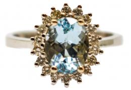 83 - ANILLO ROSETÓN CON AGUAMARINA Y BRILLANTES
