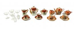 193 - CONJUNTO "FIRETA" EN PORCELANA Y VIDRIO