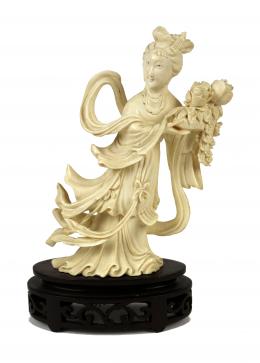 381 - "GEISHA CON FLORES"