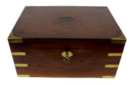 868 - CAJA ESCRIBANIA DE BARCO DEL SIGLO XIX