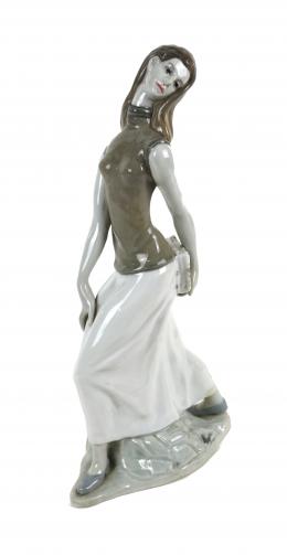 440 - FIGURA EN PORCELANA PEYRO DE SEGUNDA MITAD DEL S.XX