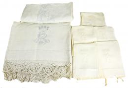 762 - DOS JUEGOS DE CAMA DE MATRIMONIO CON 5 SABANAS