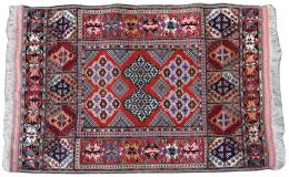 1 - ALFOMBRA DE ESTILO ORIENTAL