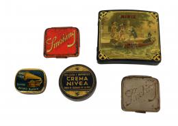 840 - CINCO CAJITAS DE COLECCIÓN DE HOJALATA