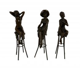 963 - TRES FIGURAS ESTILO ART DECO