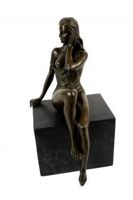 783 - "MJJER SENTADA"