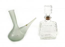 12 - BOTELLA LICORERA EN VIDIRO  Y PORRON EN CRISTAL