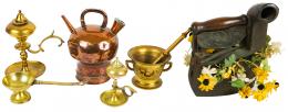 914 - LOTE VARIADO DE OBJETOS DE BRONCE Y METAL