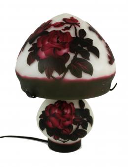 233 - LAMPARA DE SOBREMESA DE ESTILO ART NOUVEAU