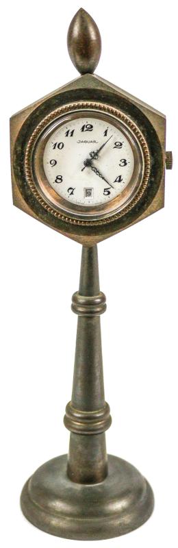 1021 - PEQUEÑO RELOJ DE SOBREMESA DE LA SEGUNDA MITAD DEL S.XX